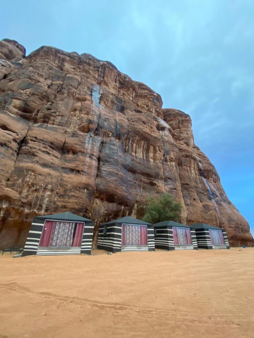 Shahrazad Desert, Wadi *